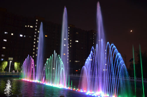 北京大興區首座御園人工湖音樂噴泉工程